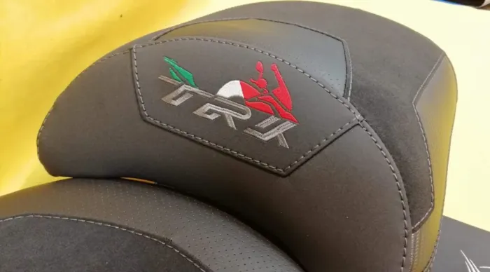 Kanapa motocyklowa Benelli TRK